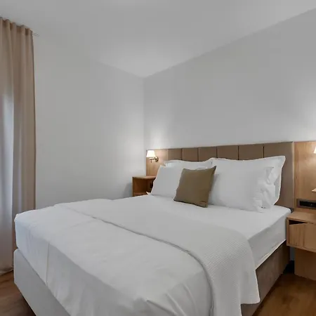 5-6 Luxury L&l - 100m From The - Makarska Exklusiv Appartement *