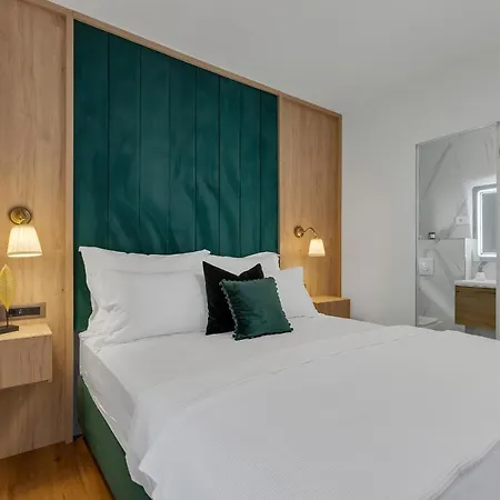 5-6 Luxury L&l - 100m From The - Makarska Exklusiv Appartement *