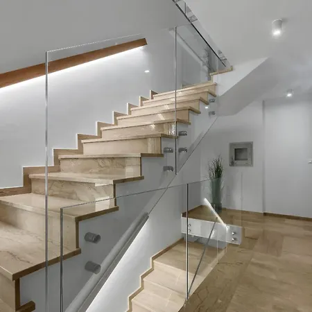 5-6 Luxury L&l - 100m From The - Makarska Exklusiv Appartement *